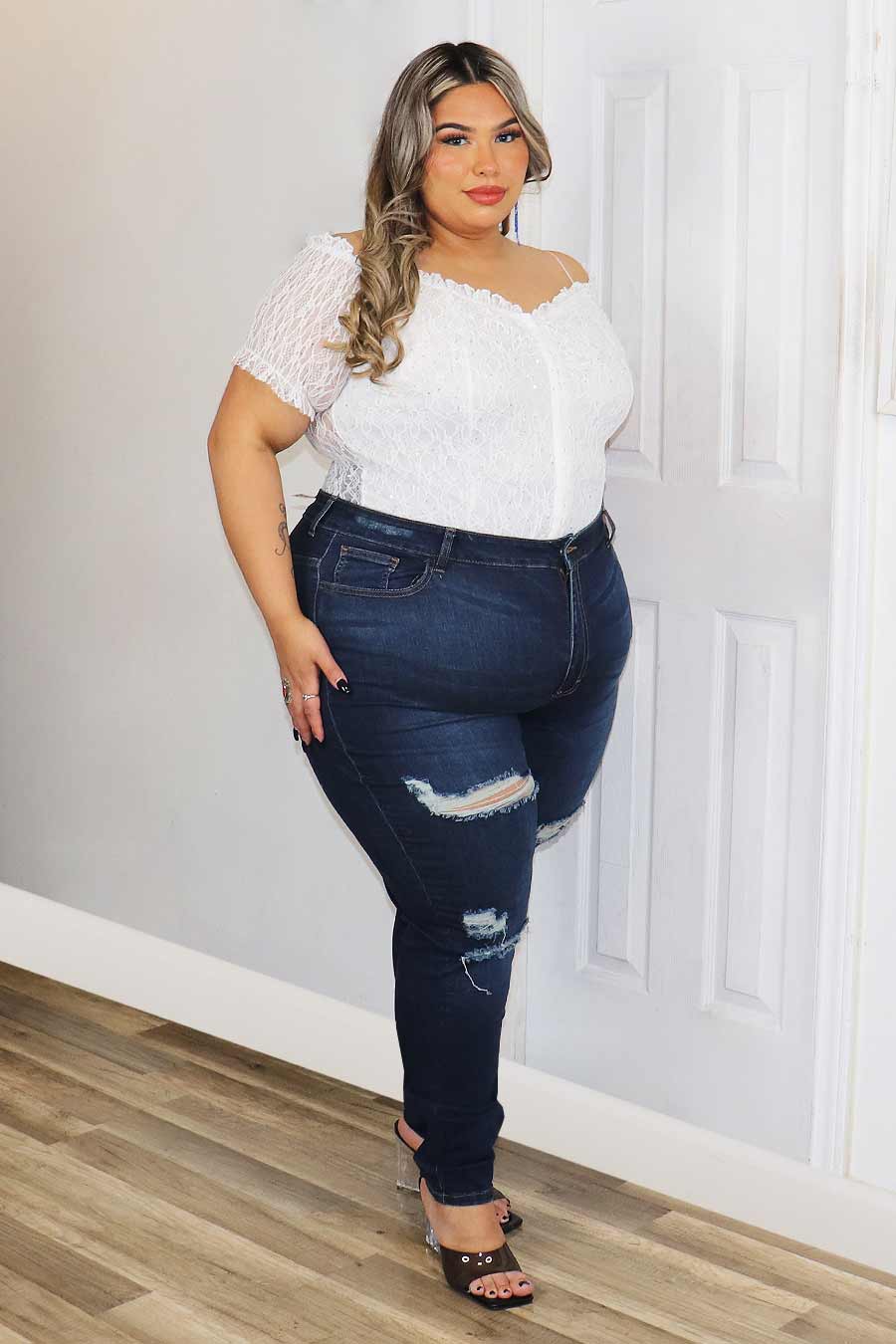 Avania Lace Top Divas Plus Botique