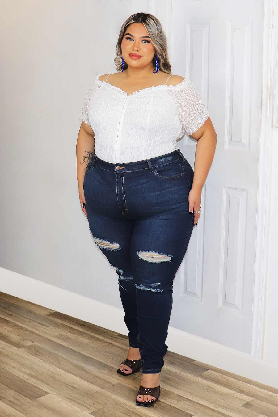 Avania Lace Top Divas Plus Botique
