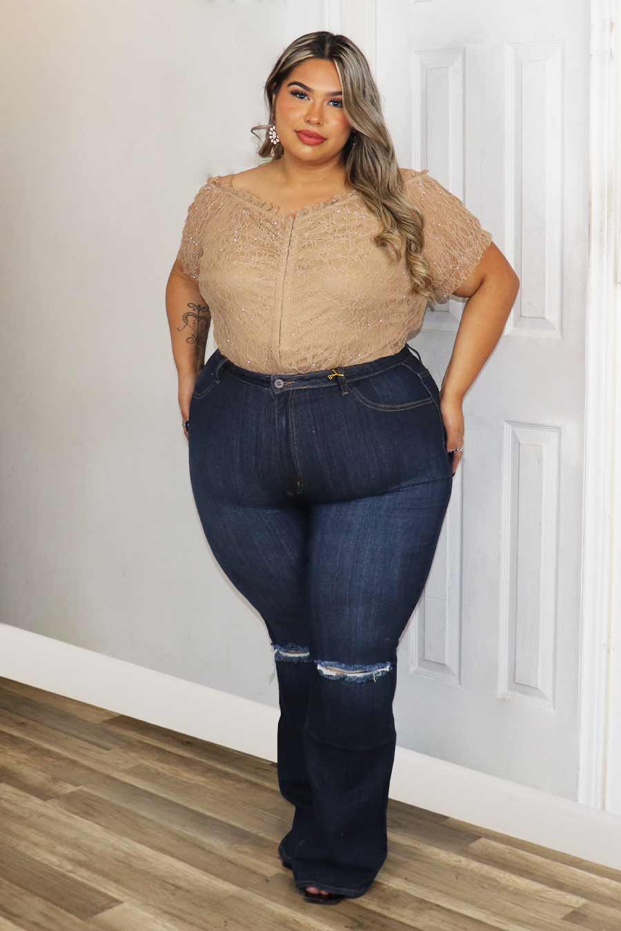 Avania Lace Top Divas Plus Botique