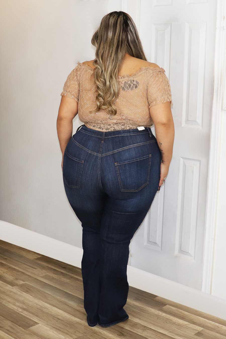 Avania Lace Top Divas Plus Botique