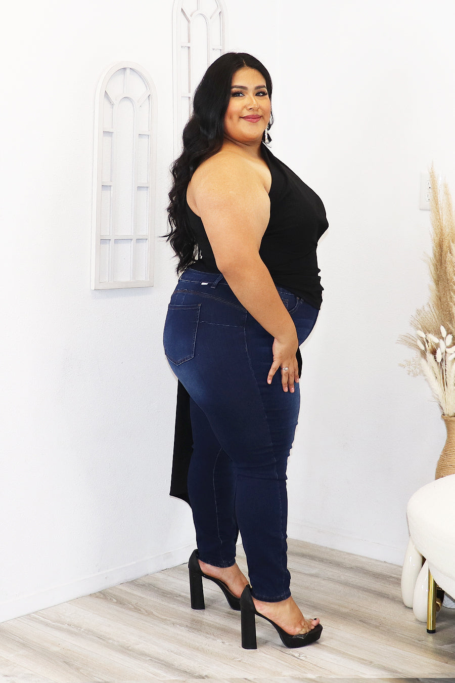 Lia M-Rise Ankle Legth Jean's Divas Plus