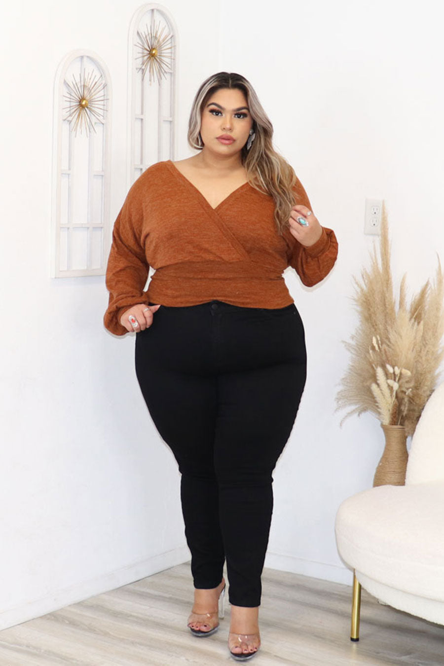 Lisinia Top Divas Plus